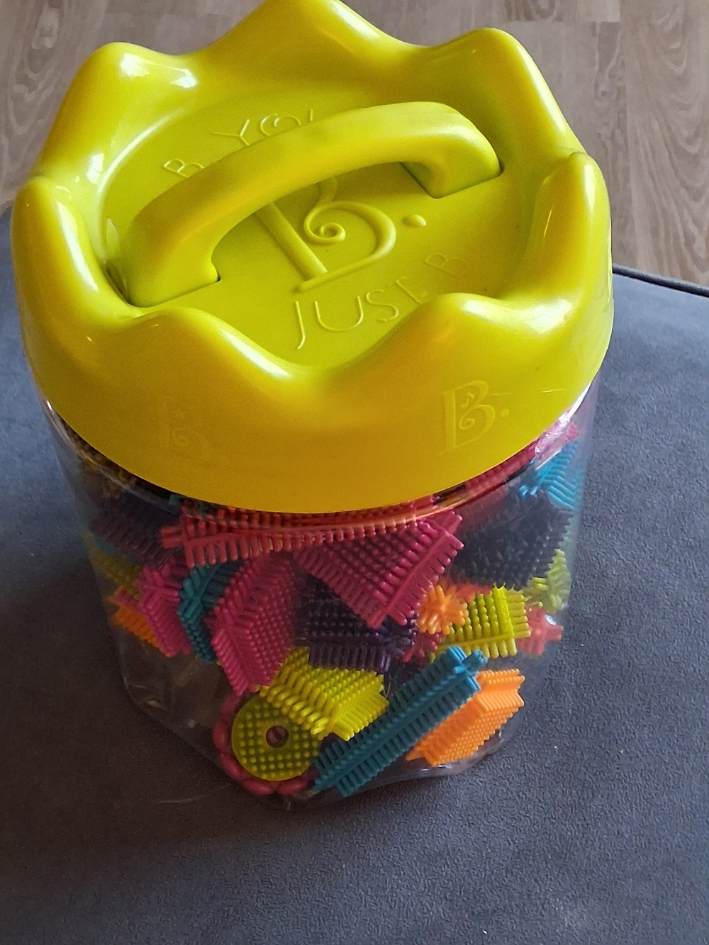 Bright Build N' Stack Bristle Blocks Set - Yellow Lid